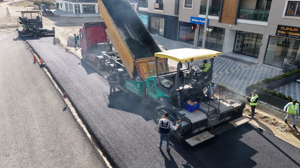 Başkan Çerçioğlu Efeler’in Yollarını Yeniliyor