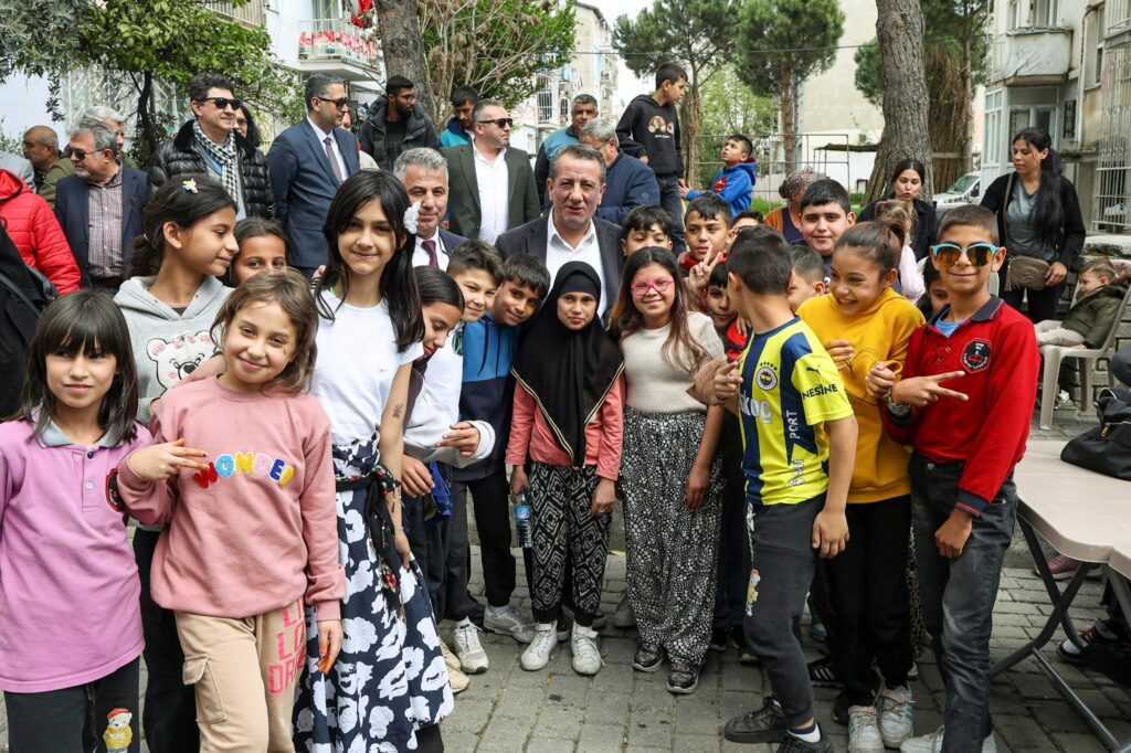 Başkan Yetişkin Romanlar Günü’nü Şenlikle Kutladı