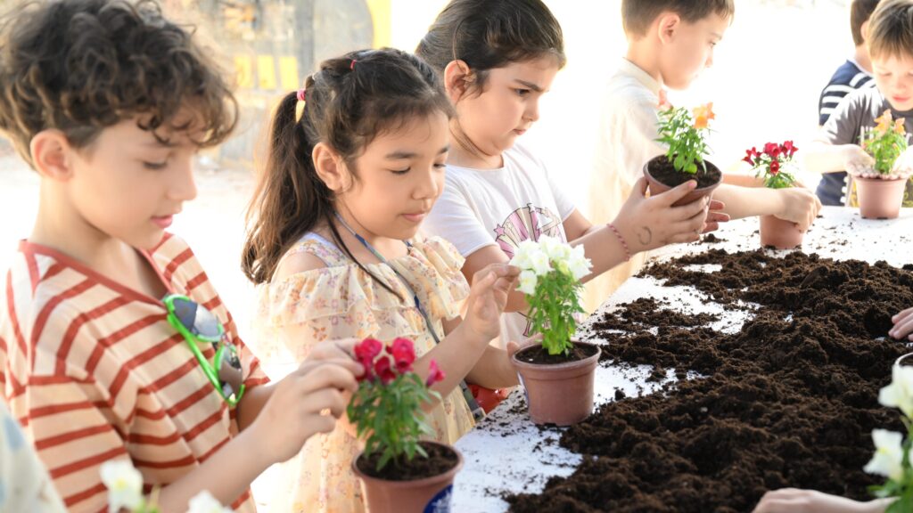 Çocuklar Başkan Çerçioğlu’nun Çalışmaları ile Doğa Sevgisini Öğreniyor