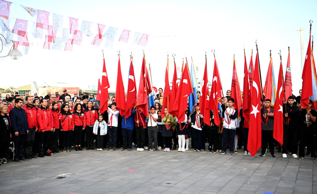 Kuşadası Atasını Saygı ve Özlemle Andı