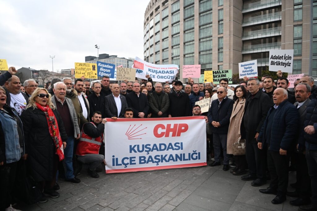 Başkan Ömer Günel’e Çağlayan Adliyesi Önünde Güçlü Destek