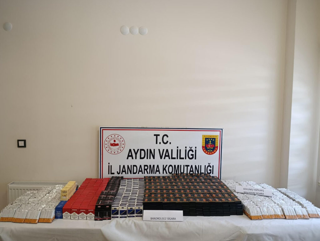 Koçarlı’da Araçta Kaçak Sigara ve Makaron Ele Geçirildi