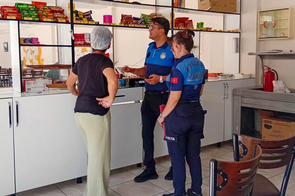 Efeler Zabıtasından Okul Kantinlerinde Hijyen Ve Fiyat Denetimi