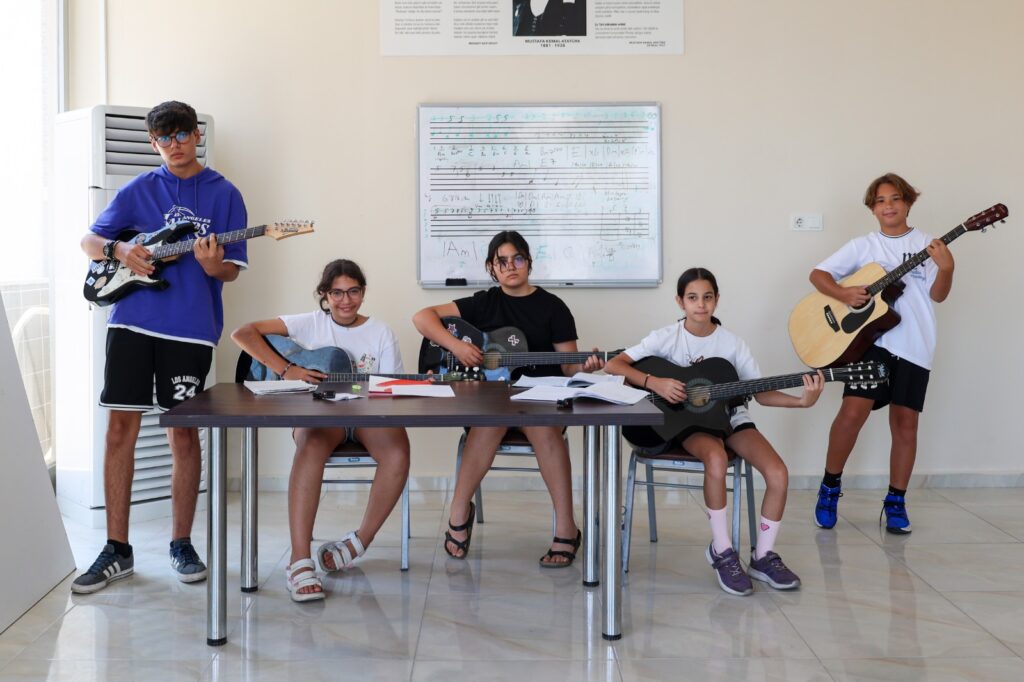 Efeler’de Sanat Zamanı: Müzik Akademisi Kursları Başlıyor