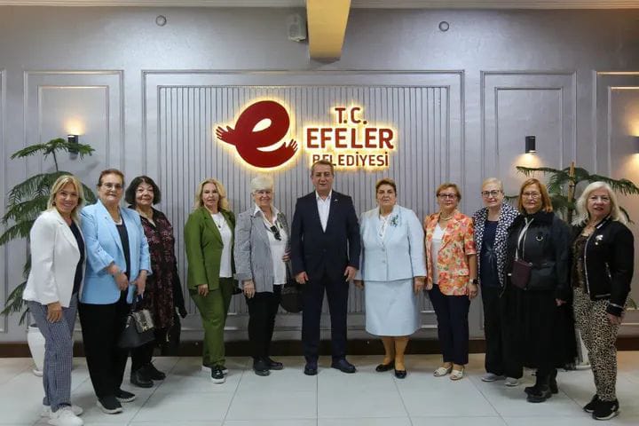 Efeler’de Kadın Dayanışmasına Anlamlı Buluşma