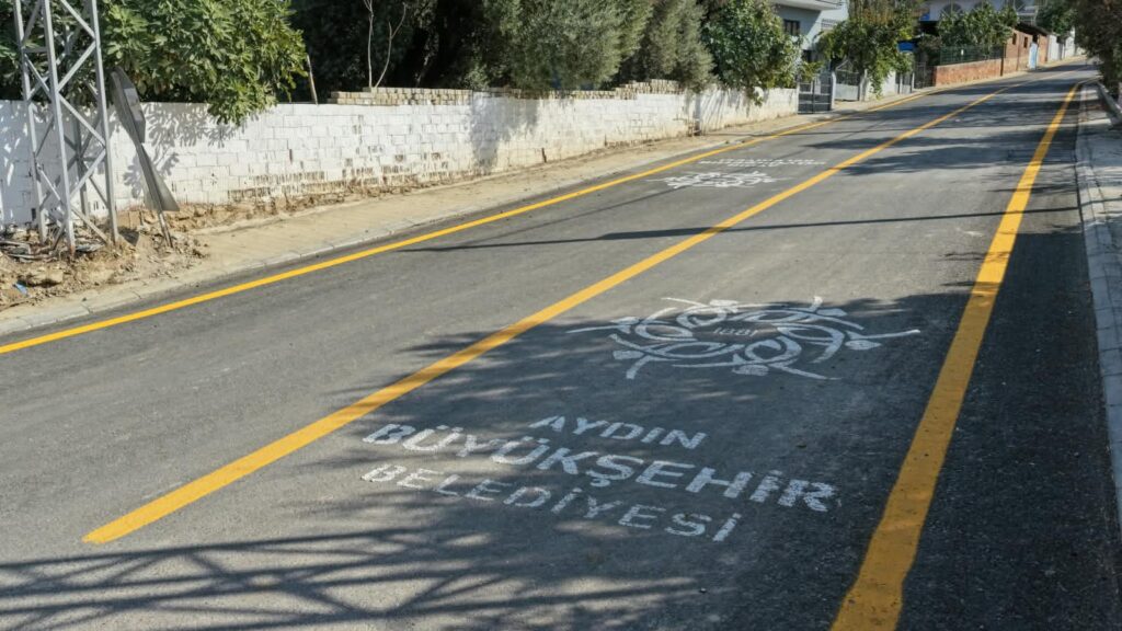 BAŞKAN ÇERÇİOĞLU EFELER’DE YOL YAPIM VE YENİLEME ÇALIŞMALARINA DEVAM EDİYOR