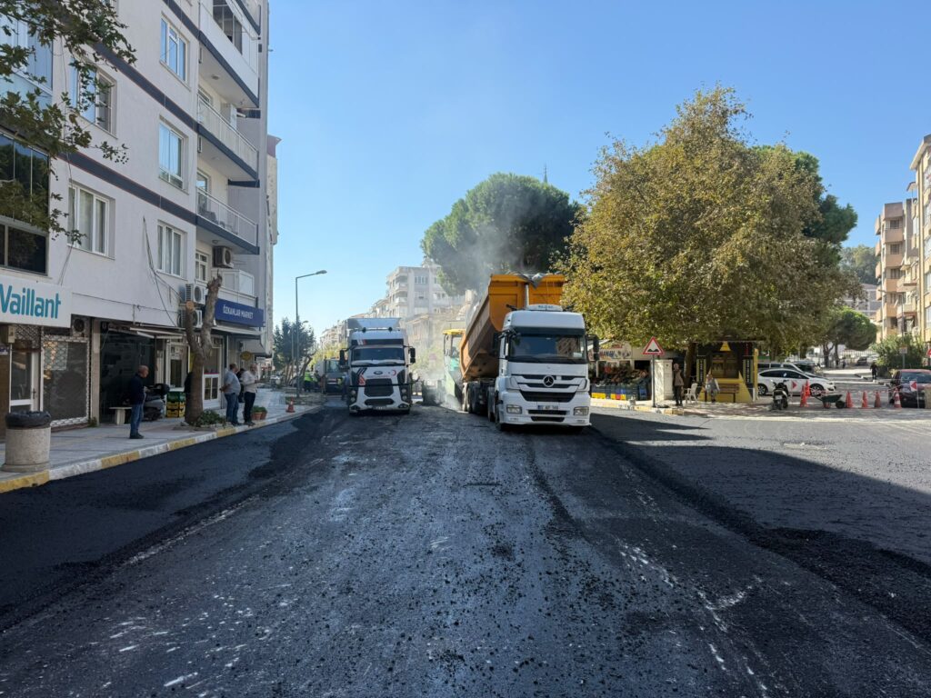 Başkan Çerçioğlu’ndan 17 İlçede Eş Zamanlı Yol Yapım Ve Yenileme Çalışmaları