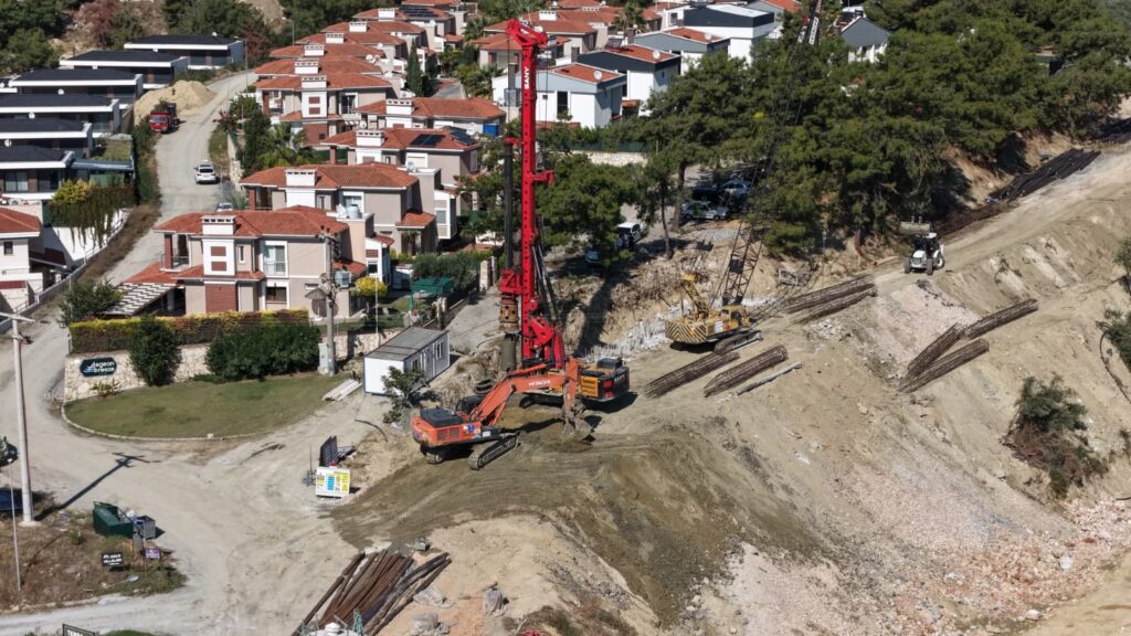 Başkan Çerçioğlu’ndan Kuşadası’nda Yol Yenileme ve Güçlendirme Çalışması