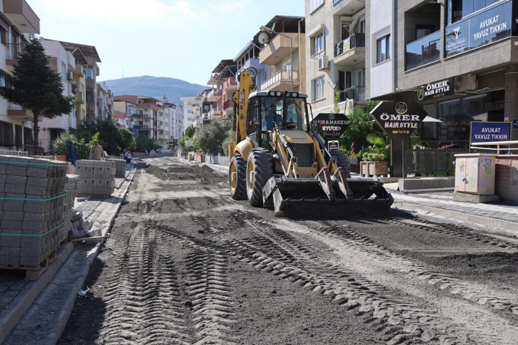 Söke’de İki Önemli Güzergâhta Yol Yenileme Çalışması
