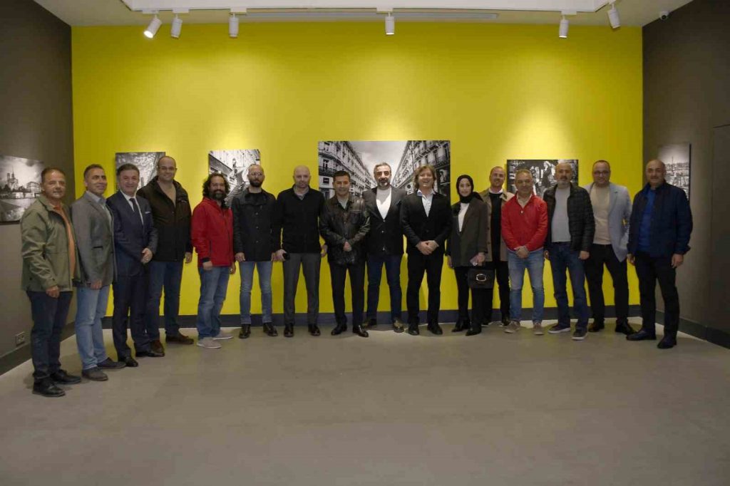 Ada Modern Sanat Galerisi’nde ‘Paris Yalnızlığı’ isimli resim sergisi açıldı