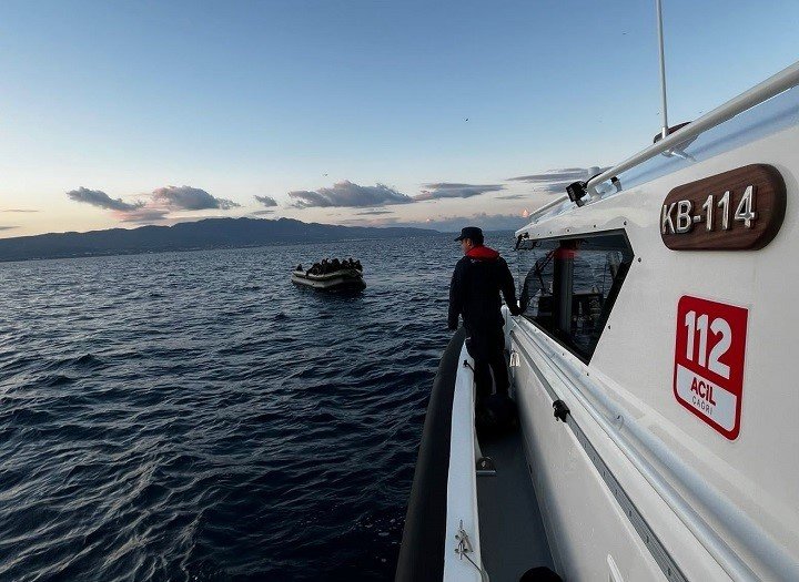 Didim’de 25 düzensiz göçmen yakalandı