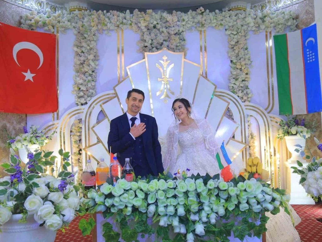 Didim’de tanıştılar Özbekistan’da evlendiler