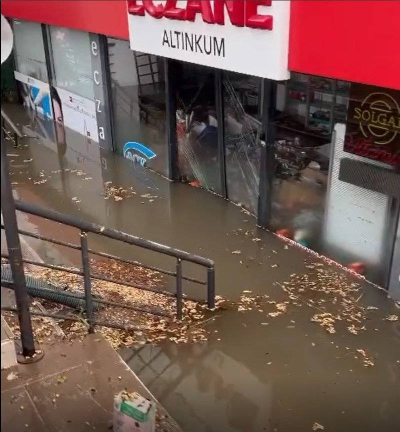 Didim’i şiddetli yağış vurdu