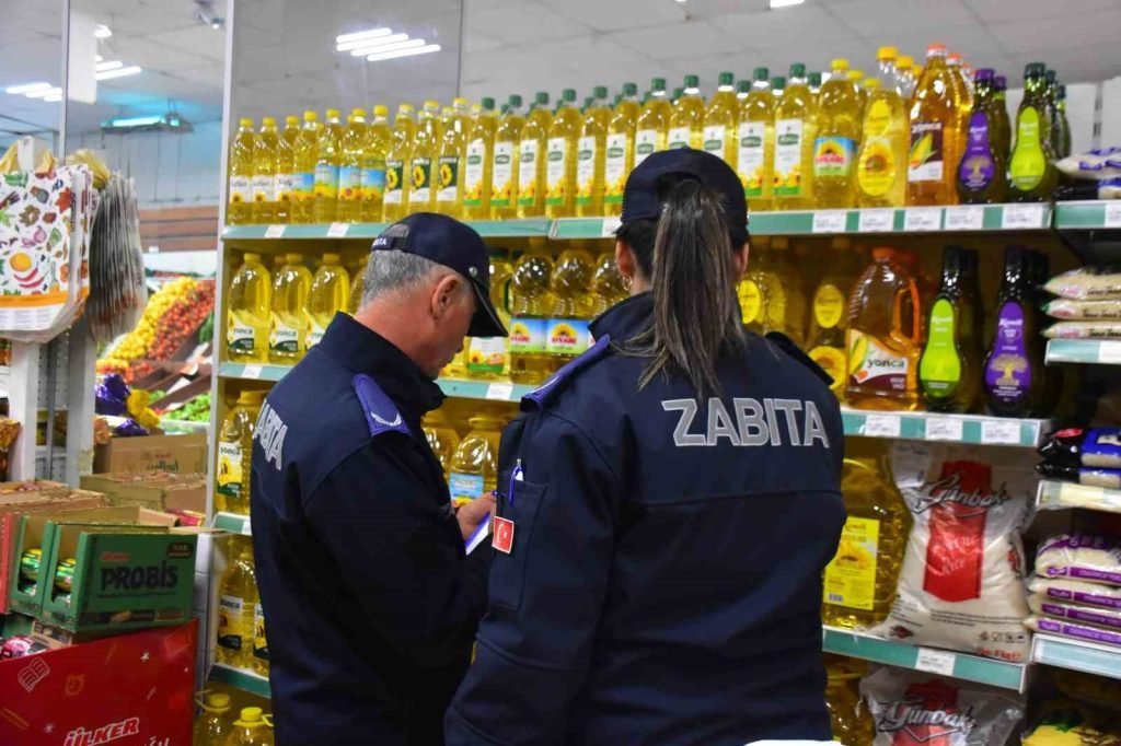 İncirliova’da zabıta ekiplerinden gıda denetimi