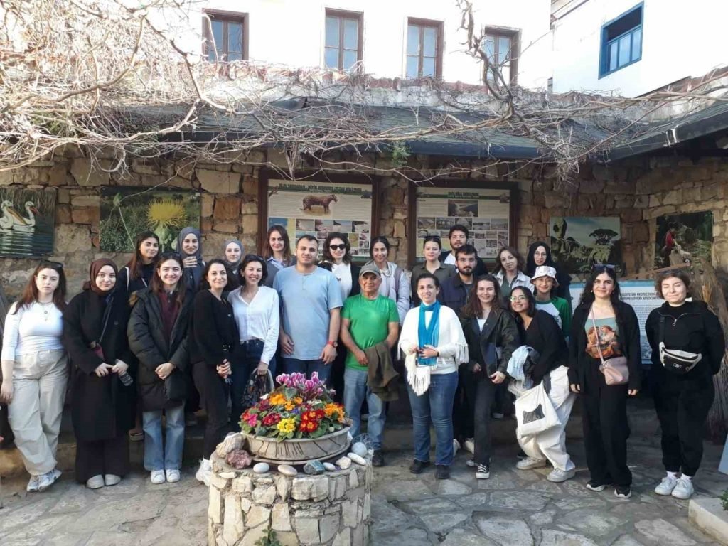 İstanbullu öğrenciler, Kuşadası’nın doğal peyzajına hayran kaldı