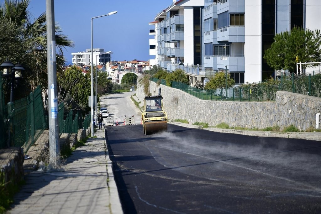 Kadınlar Denizi Mahallesi’nde asfalt çalışması başladı