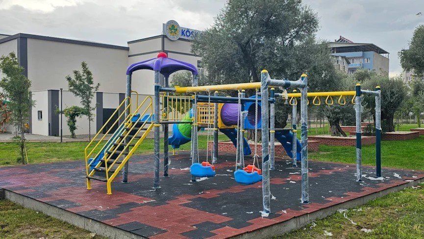 Köşk’te park ve bahçelerin bakımı yapılıyor
