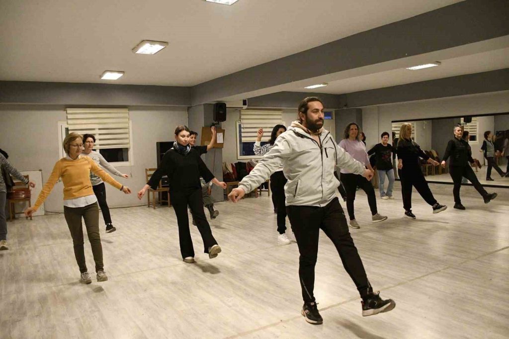 Kuşadası Belediyesi Dans Sanatları Akademisi Spor Kulübü açıldı