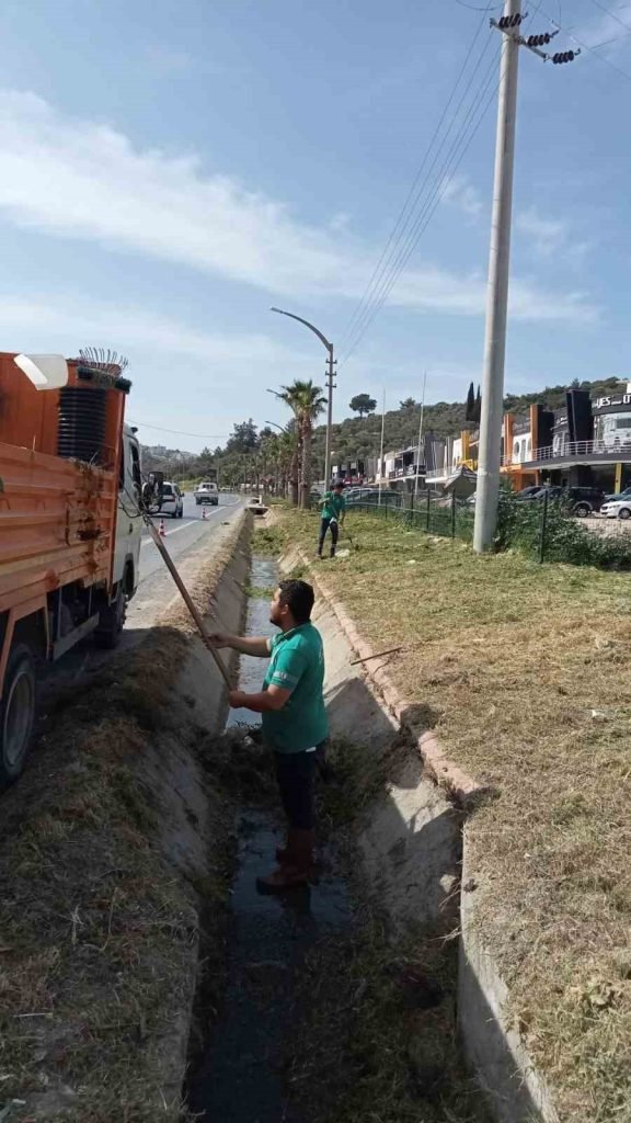 Kuşadası bayrama hazırlanıyor