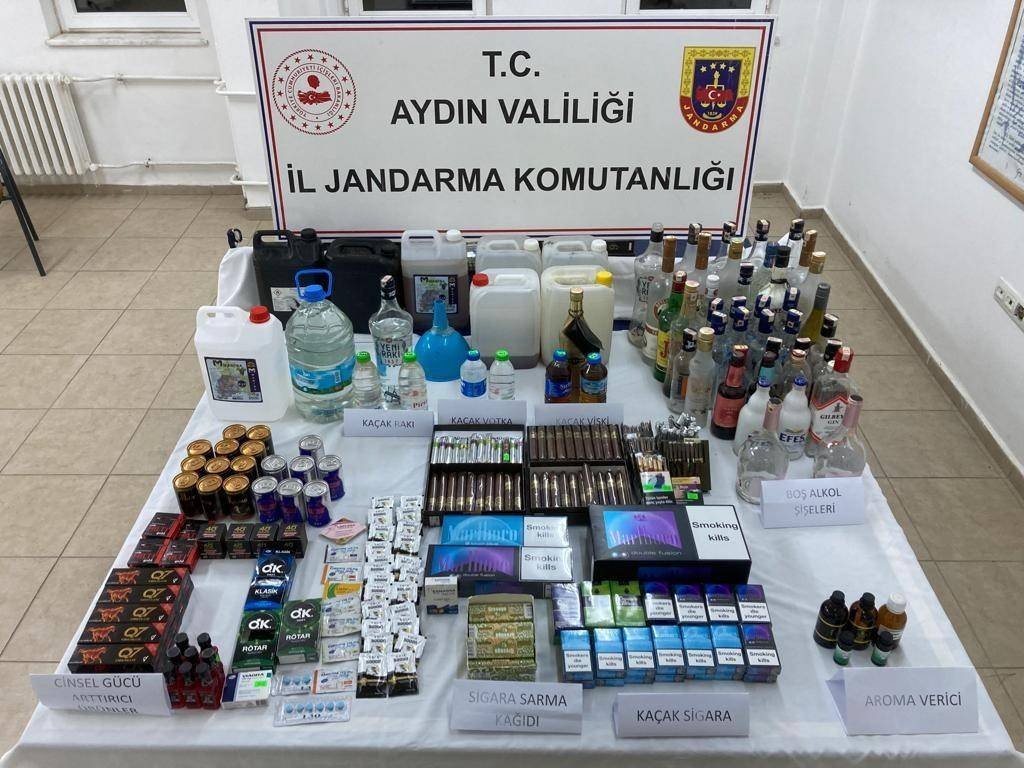 Kuşadası’nda jandarma ekipleri kaçakçılığa geçit vermedi