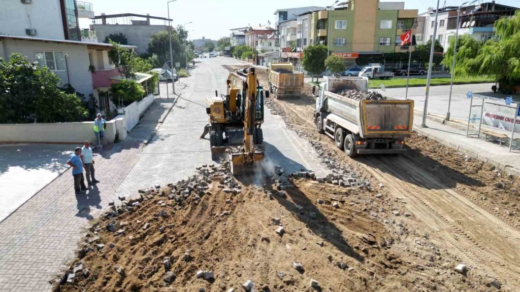 Nazilli’de Büyükşehir’in yol çalışması vatandaşları memnun ediyor
