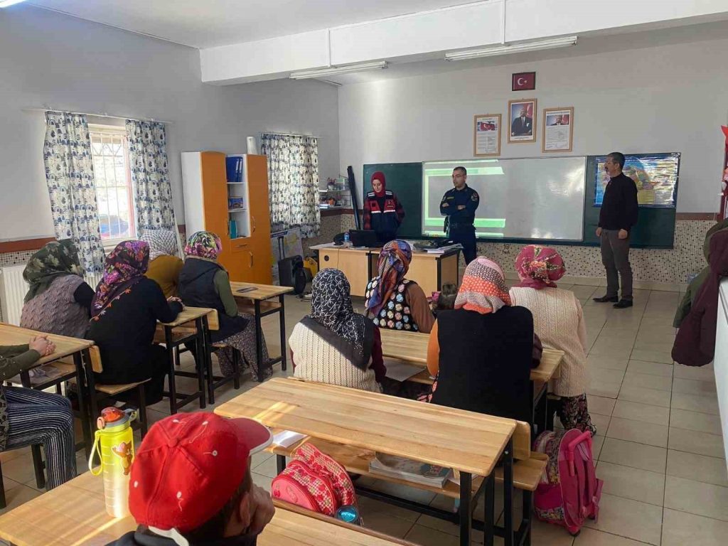 Sultanhisar’da velilere ‘En iyi narkotik polisi anne’ eğitimi verildi